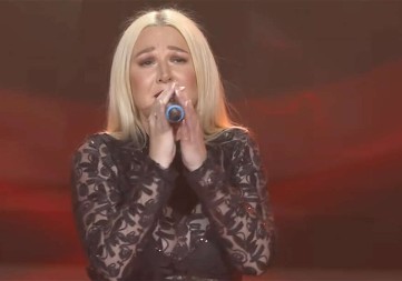 Pjevačica povrijedila koljeno: Pala ispred porodičnog doma