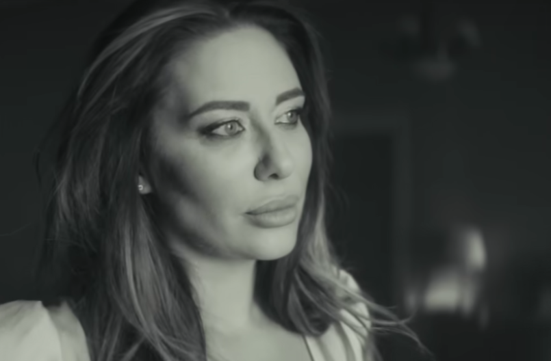 Ana Nikolić uletila u kuhinju restorana, pa legla na sto (VIDEO)