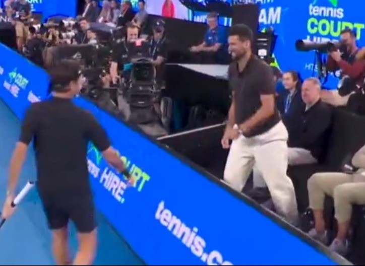 Svijet oduševljen snimkom: Federer ugledao Đokovića, pa uradio jednu stvar (VIDEO)