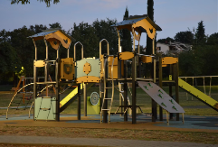 Incident kod igrališta: Skinuo se i pokazivao polni organ djeci i majkama