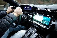 Stručnjak objašnjava šta trebate uraditi ako osjetite miris benzina u vozilu