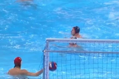 Nevjerovatan potez na EP: Crnogorski golman dao gol preko cijelog terena (VIDEO)