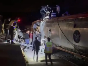 Užas u Španiji: Više od 20 mrtvih u željezničkoj nesreći!