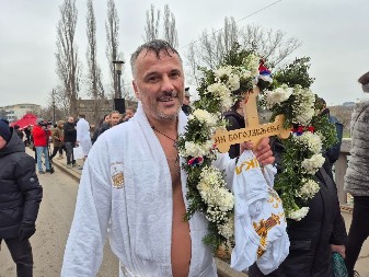 Dalibor Kajiš (53) prvi do Časnog krsta u Banjaluci (FOTO/VIDEO)
