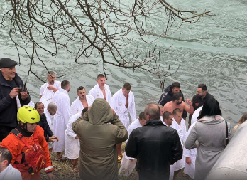 Sergej Zorić čuva bogojavljenski zavjet i obilazi manastire: Danas zaplivao za Časni krst