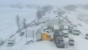 Potpuni kolaps: U lančanom sudaru učestvovalo 100 vozila