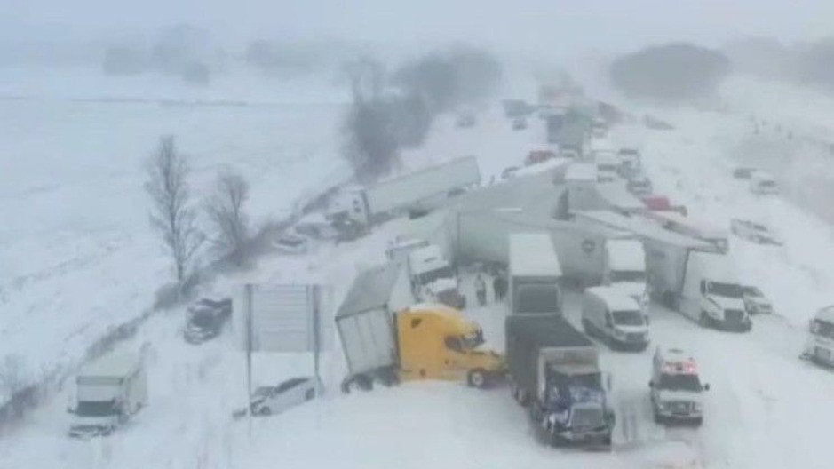 Potpuni kolaps: U lančanom sudaru učestvovalo 100 vozila