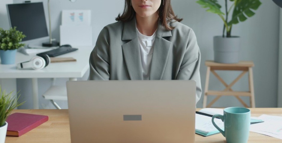 Žena dobila otkaz jer je ranije dolazila na posao