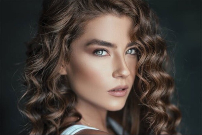 Naelektrisana kosa zimi muči mnoge: Jednostavan kućni trik koji pomaže u nekoliko sekundi