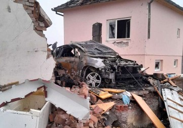 Jeziv video iz Dervente: Garaža sravnjena sa zemljom, pronađeni ljudski ostaci