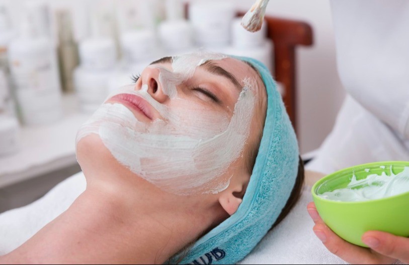 Hrani kožu i smanjuje bore: Maska od samo tri sastojka