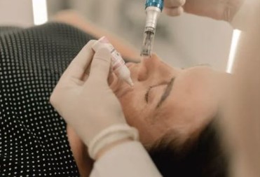 (FOTO) OVO NIKO NIJE OČEKIVAO! Turski hirurg pacijentkinji potpuno promijenio lični opis: Za 86 dana napravio čudo!