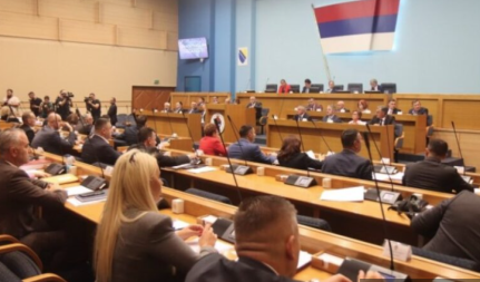 NOVA "LJUBAV" U NARODNOJ SKUPŠTINI! Ujedinili se Selak i Čubrilović