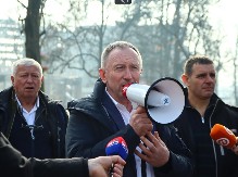 Tresla se gora, prosulo se mlijeko: Mljekarima Srpske draži vrabac u ruci nego golub na grani (FOTO)