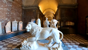 Kamere zabilježile ukradeni nakit iz muzeja Luvr