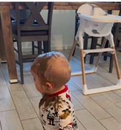 Jovu je sa 3 godine majka ispratila u obdanište i više se nije vratio: 15 godinu kasnije na Fejsbuku je ugledala sliku i počela da se trese (VIDEO)