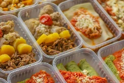 Ovu hranu nikada ne čuvajte u plastici: Stručnjaci upozoravaju na skrivene rizike u kuhinji