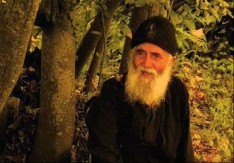 Starac Pajsije otkrio je u čemu leži ključ mentalog zdravlja: Duševne bolnice bile bi prazne kada bi ljudi radili ovo