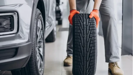 Upalila se lampica za gume: Ne mora značiti da je guma probušena