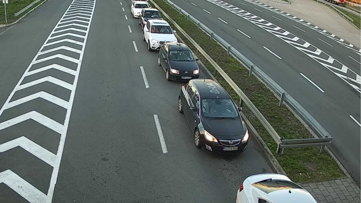 Gužve na pet graničnih prelaza: Pojačan saobraćaj na izlazu iz BiH