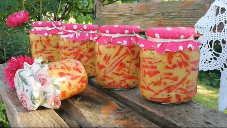 Paprika u senfu: Starinski recept za kremastu zimnicu koja osvaja ukusom