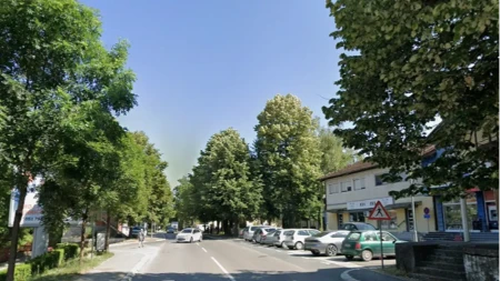 Incident u Kotor Varošu: Uhapšeni nakon tuče, pa jedan od njih oštetio vrata Policijske stanice