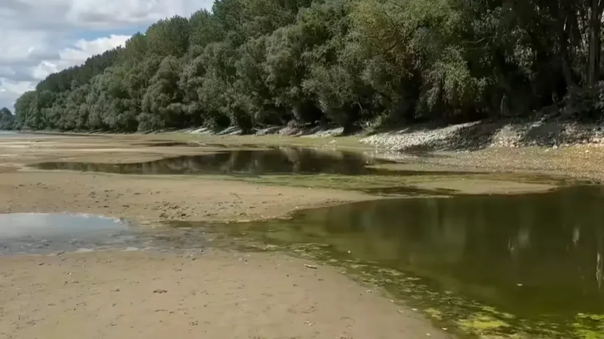 Dunav na rekordno niskom nivou, ali nuklearka "Pakš" nastavlja sa radom