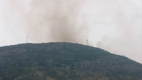Požar na Planinici iznad Mostara, gase ga tri ekipe vatrogasaca