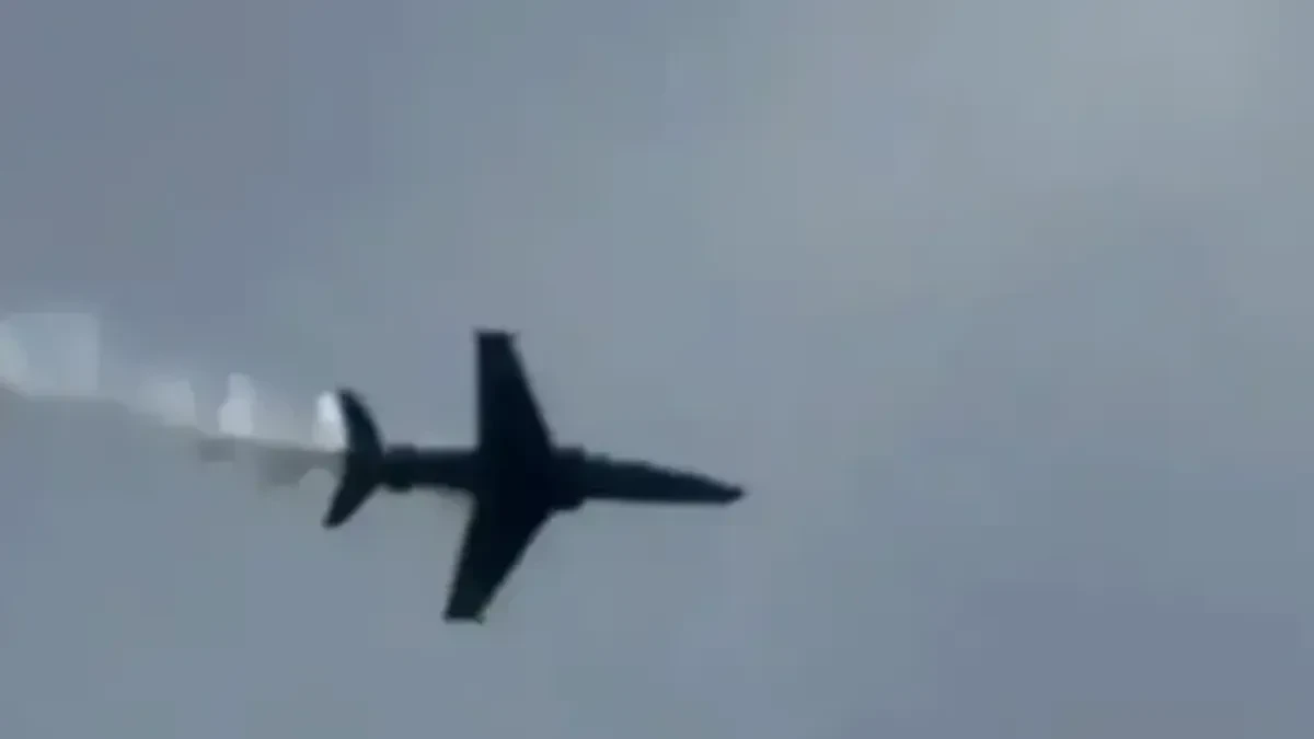 Avion se srušio kod stambenog naselja: Nema preživjelih