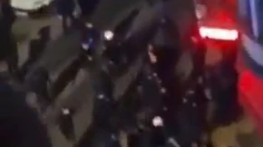 Grčki mediji: Uhapšeno 11 navijača Borca u Atini, povrijeđen policajac