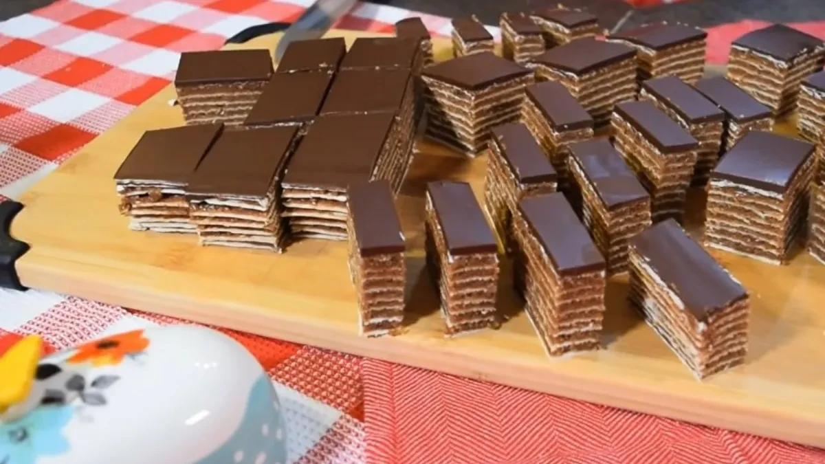 Čokoladne kocke sa narandžom: Neodoljiv kolač bez pečenja