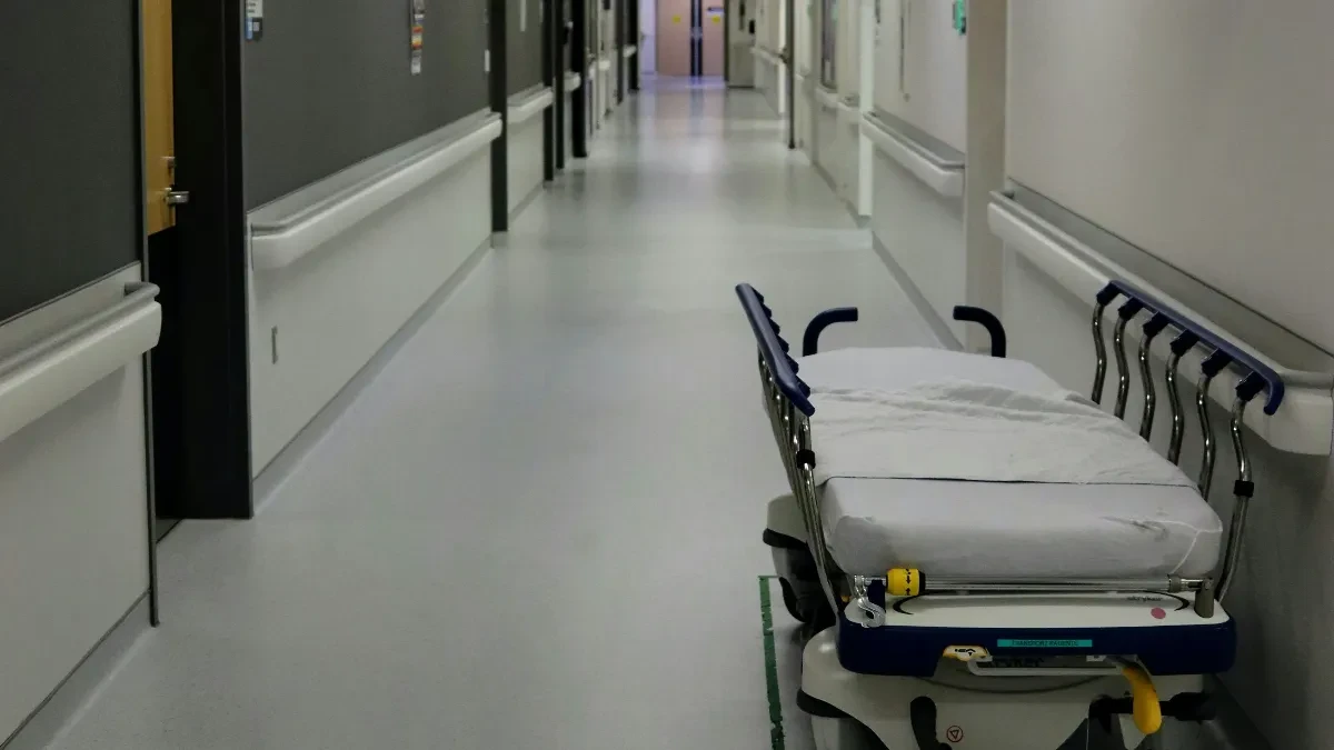 Tragedija tokom pečenja rakije: Vrela tečnost se prolila po Jovanu (77), preminuo nakon dva mjeseca borbe za život