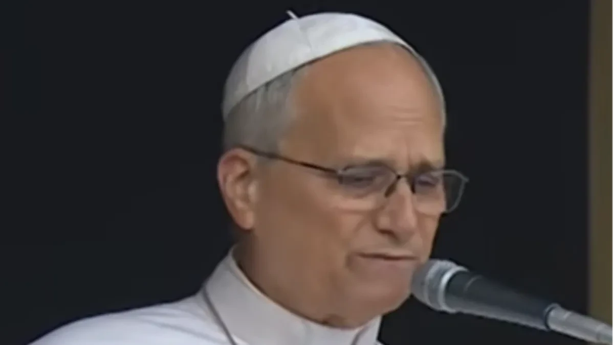 Papa Lav se pojavio prvi put nakon operacije, pozdravio okupljene u Vatikanu