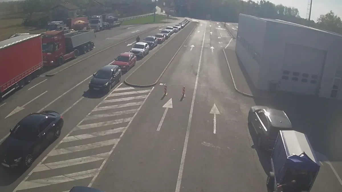 Gužve na izlazu iz BiH: Duge kolone na devet graničnih prelaza