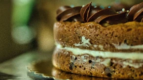 Keks torta sa čokoladom: Brz desert bez pečenja koji se topi u ustima