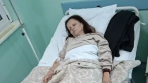 Operisana Mala Cana, oglasila se čim se probudila
