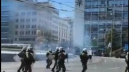 Eksplozija tokom protesta u Atini: Podmetnuta zamka za policiju, ima povrijeđenih