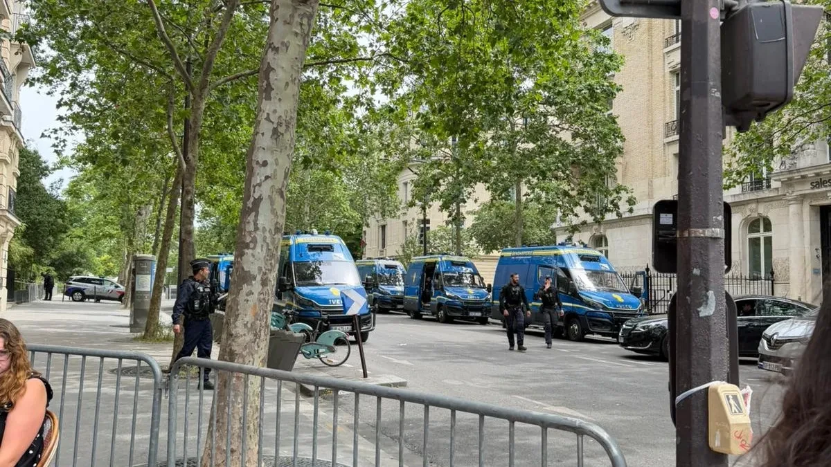 Vanredne mjere u Parizu: Policija uvela strogu zabranu demonstracija u centru grada