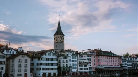 Plate premašuju 90.000 evra godišnje: Ovaj evropski grad traži stručnjake, evo koja zanimanja su najtraženija
