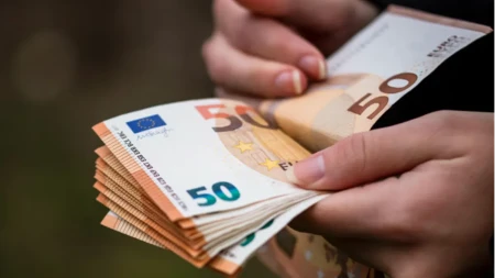 Prijedorčanin osumnjičen za prevaru tešku skoro 49.000 KM: Banci kao garanciju ponudio vozilo koje je već prodao