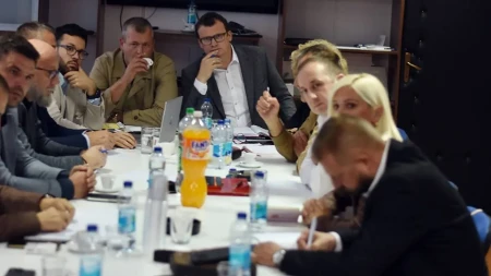 Haos iza zatvorenih vrata na sjednici Predsjedništva SDS-a: Blanuša je Pedi Ešdaun