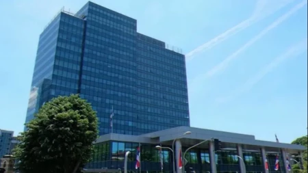 Služba Vlade RS kupuje četke za toalete i zaštitne gume za pisoare za 5.970 KM