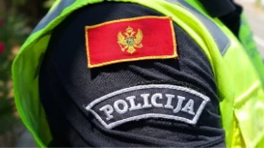 Prijetio komšiji ispred marketa: Policija mu pronašla pištolj