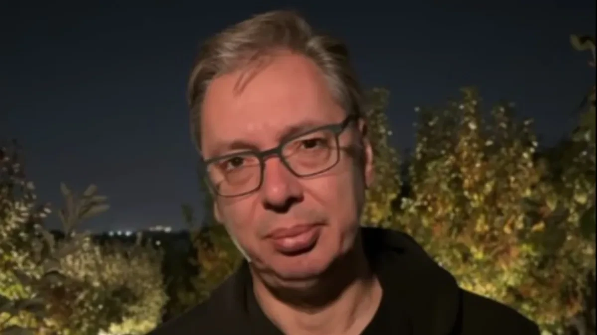 Oglasio se Vučić nakon što je grupa građana upala u prostorije "Informera" (VIDEO)