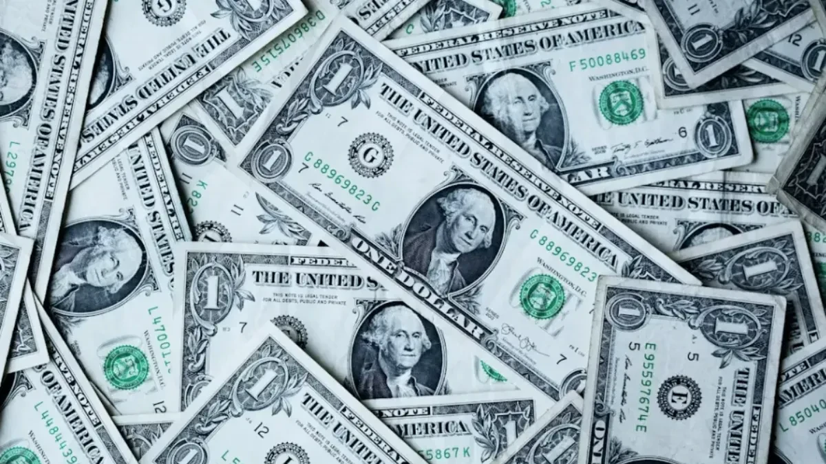 Dolar jača treći dan zaredom uoči ključnih odluka Feda