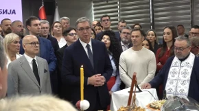 Vučić na obilježavanju slave SNS-a: Pred nama je težak put, glavu gore narode (VIDEO)