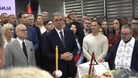 Vučić na obilježavanju slave SNS-a: Pred nama je težak put, glavu gore narode (VIDEO)