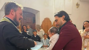 Pjevač objavio fotografije iz crkve i sa slavlja: Darko Lazić ne skida osmijeh sa lica