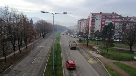 Oprez za volanom u Srpskoj: Magla smanjuje vidljivost duž rijeka, posebna upozorenja za izmjene režima i klizišta