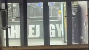 Snažna eksplozija u Beogradu: Bačena bomba kod teretane? (VIDEO)